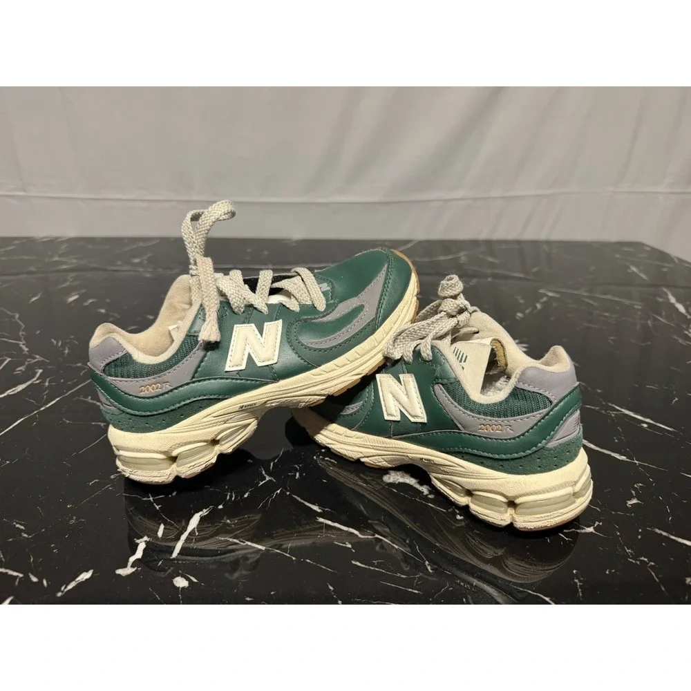 Mens New Balance  2002R Dk Green Suede Run U2002rfk New Sz 1.5